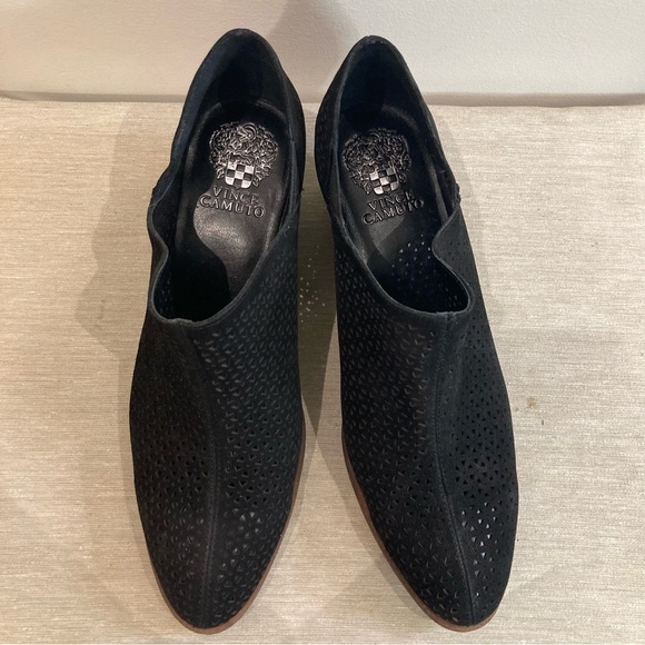 VINCE CAMUTO Sz 9.5 Derindia  Ankle Booties Laser Cut Design Western Style - Picture 3 of 12